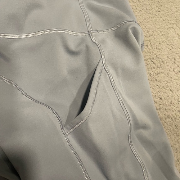 Lululemon Invigorate High-Rise Tight 25" Rhino Grey Size 4 - Picture 4 of 9